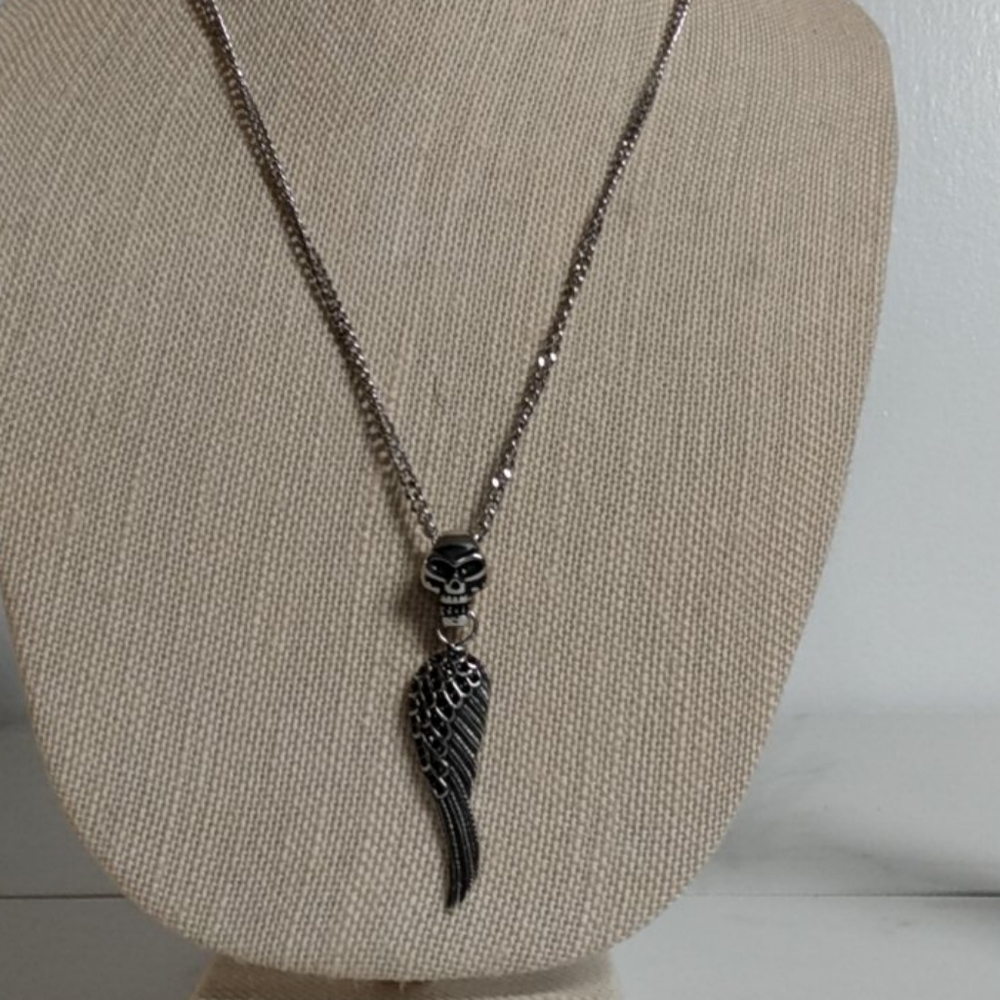 Stainless Steel Pendant Wing Skull  NWOT